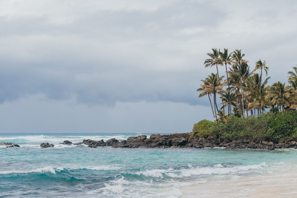 How to plan beach elopement ceremony in Hawaii